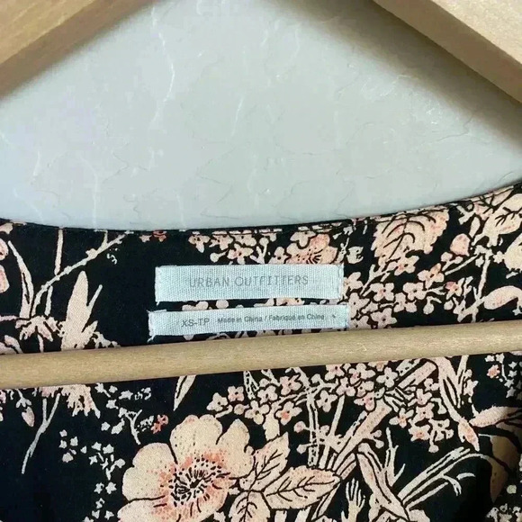 Urban Outfitters Long Sleeve Floral Print Romper‎ Size XS - Picture 3 of 14